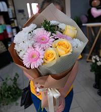 Букет цветов из:  Герберы, Розы и Хризантемы в Верхнем Уфалее