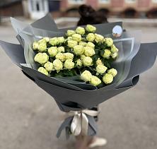 Букет Белые кустовые розы Солинеро в Верхнем Уфалее